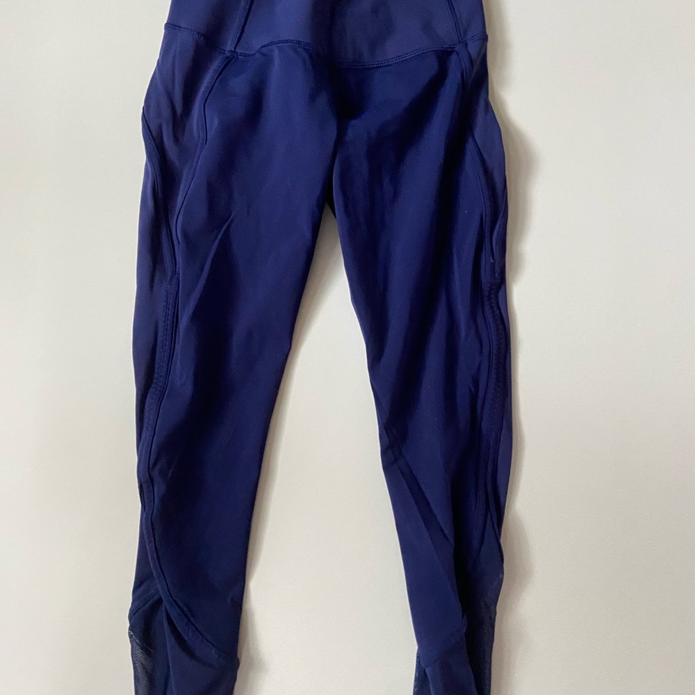 EUC Lululemon Navy Blue Leggings, Size 2 womens